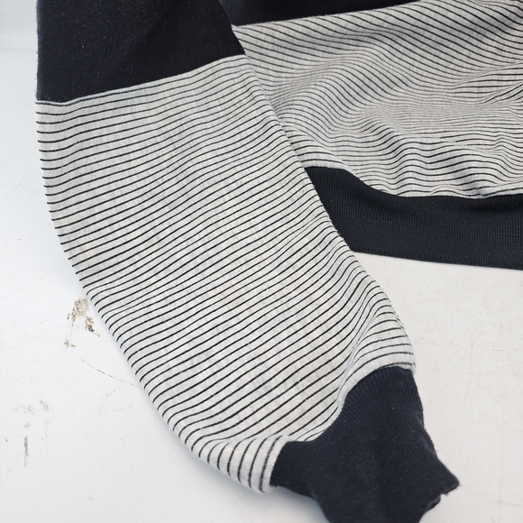 Vintage Nike Black and White Striped Half-Zip Sweatshirt - Picture 6 of 6